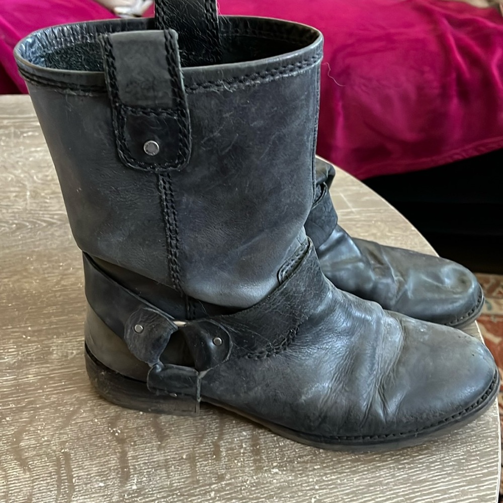 Gianni Bini black leather motorcycle boots